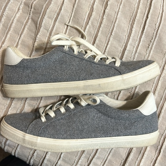 Grey soft brushed felt low top sneakers from Old Navy. Size 8. - Picture 3 of 8